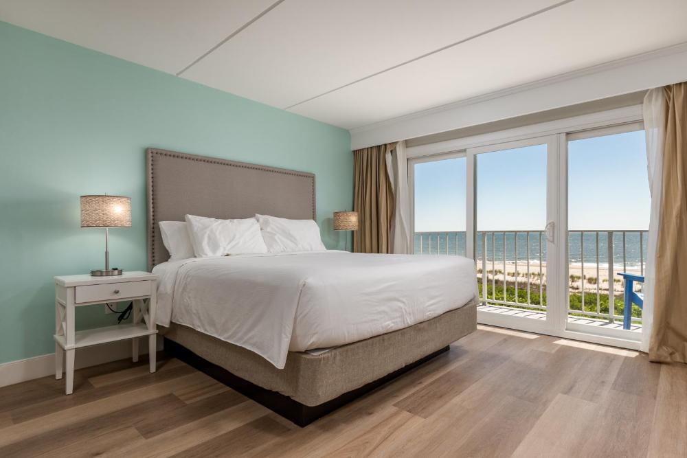 Direct Oceanfront Suite interior