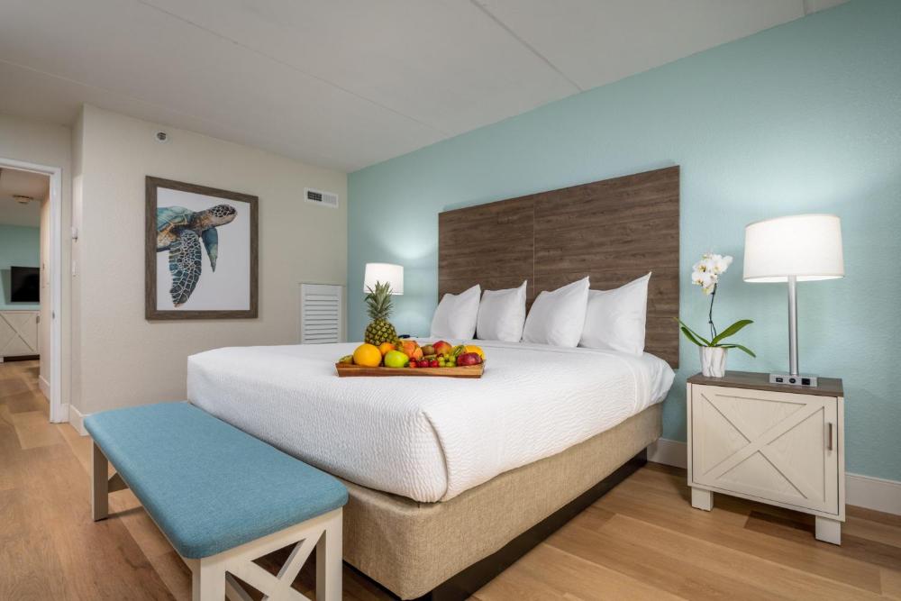 King Suite with Partial Ocean View interior